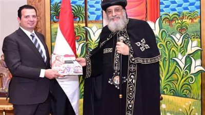 البابا تواضروس يستقبل سفير مصر الجديد بجنوب إفريقيا
