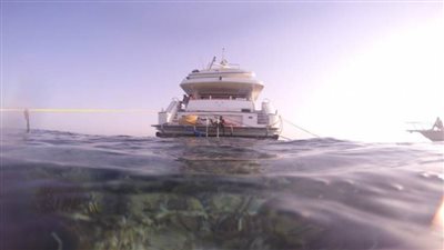 وزيرة البيئة: اتخاذ الإجراءات القانونية حيال جنوح مركب سياحي بالبحر الأحمر