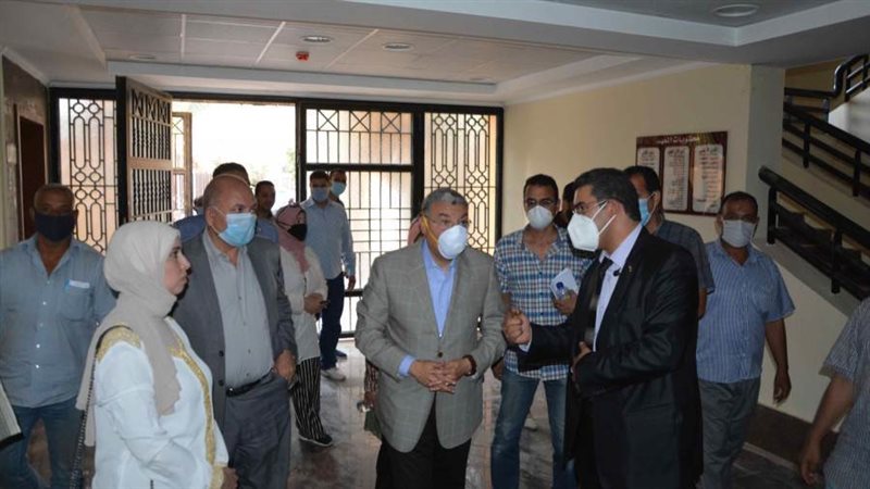 المحافظ بالمعهد الصحي