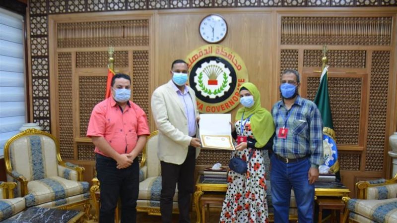 تكريم الطالبة