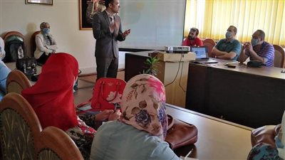   ورش عمل عن تصميم وتحميل المقررات الدراسية إلكترونيًا بـ