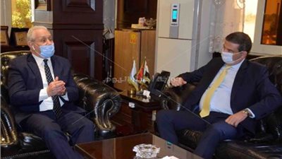 محافظ الأقصر يبحث التعاون مع البنك الزراعي المصري