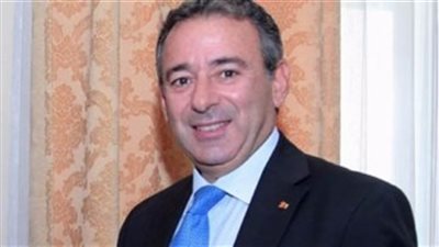 سفير مصر في عمان يبحث مع وزير العمل الأردني أوضاع الجالية المصرية