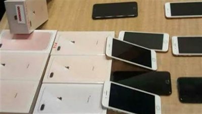 جمارك مطار برج العرب تحبط محاولة تهريب هواتف محمولة بقيمة 135 ألف جنيه