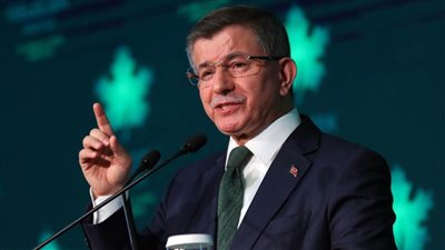 داوود أوغلو: عزلة تركيا في أزمة شرق المتوسط دليل على فشل حزب أردوغان