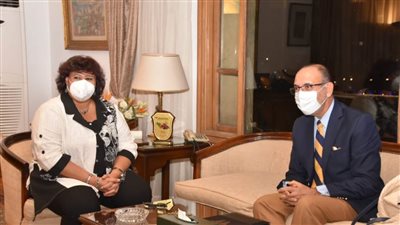 وزيرة الثقافة تدشن سلسلة ندوات علاقات ثقافية 