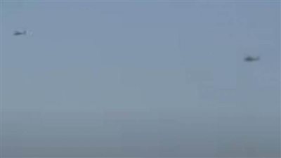 بالفيديو.. محاولة انتقام.. مقاتلات أمريكية تهاجم رتلًا عسكريًا روسيًا