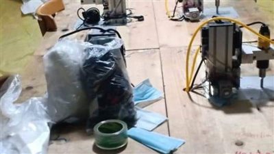 ضبط مصنع كمامات غير مرخص ببدروم إحدى العمارات بالبحيرة