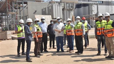 محافظ أسيوط يتفقد أعمال مشروع الوحدة الثالثة لتوليد كهرباء أسيوط 