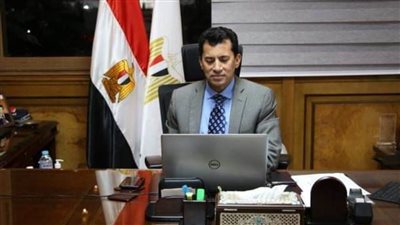 وزير الشباب والرياضة يلتقي سفير مصر بتونس لبحث التعاون المشترك