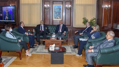 محافظ الإسكندرية يبحث مع 