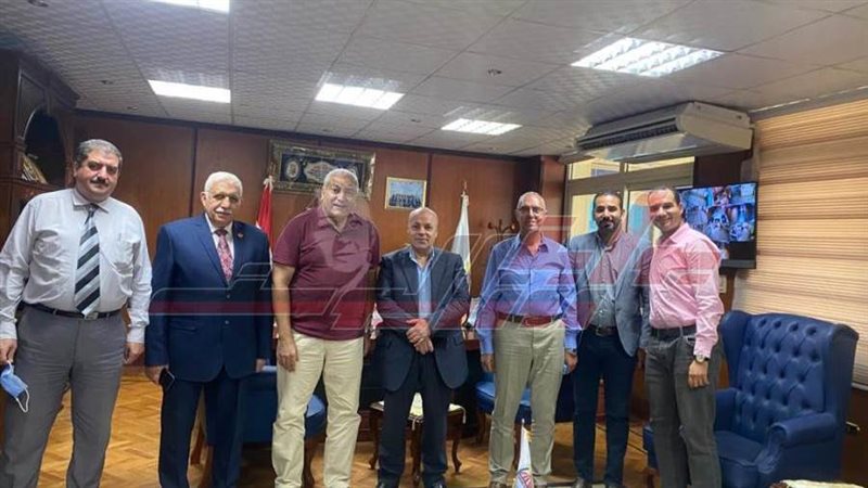 وفد كبري شركات الأدوية