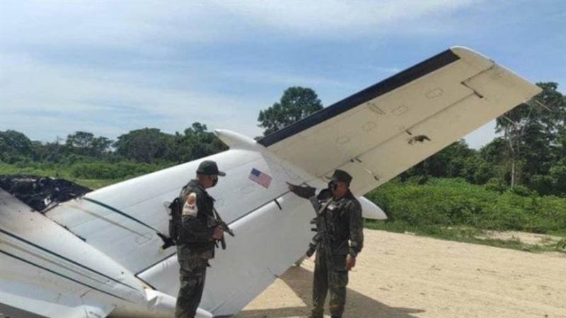 هيكل الطائرة يحمل