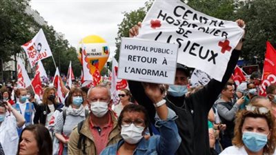 آلاف العاملين في فرنسا يتظاهرون ضد تسريحهم بسبب تداعيات فيروس كورونا