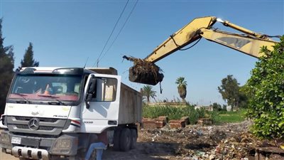 رفع 225 طنًا من تراكمات القمامة في حملة بـ