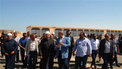 وزير الأوقاف ومحافظ البحر الأحمر يتفقدان المرحلة الثانية من مدينة الحرفيين بالغردقة
