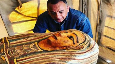 الآثار: ارتفاع عدد التوابيت الأثرية المكتشفة بسقارة إلى 27 تابوتًا