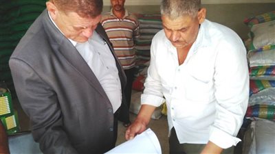 وكيل زراعة اليحيرة فى جولة مفاجئة بمخازن الإرشاد الزراعى