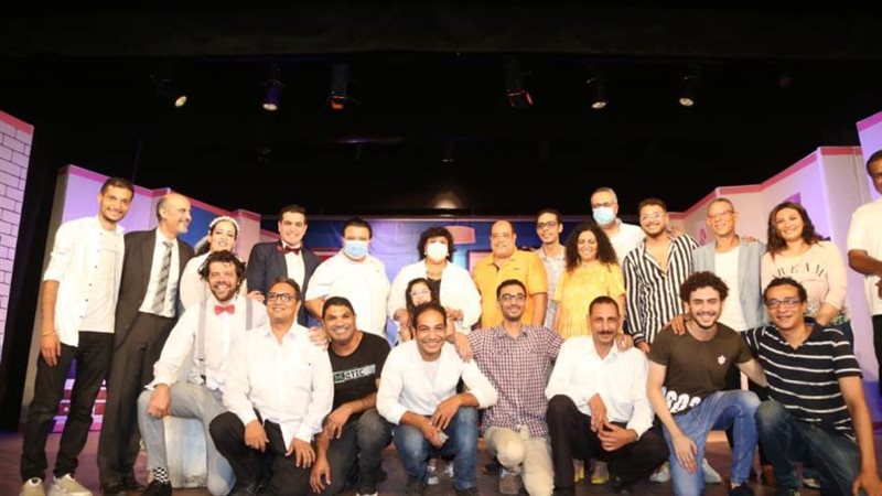 وزيرة الثقافة والمسرحيين