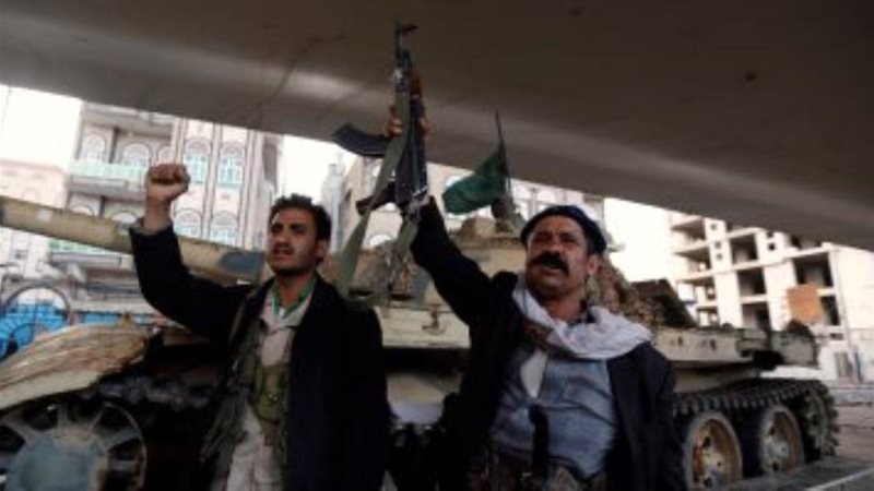 مقتل 3 قناصة حوثيين