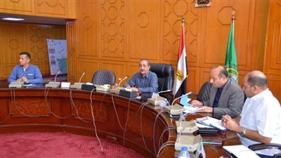 محافظ الإسماعيلية يستعرض موقف ملف التصالح في مخالفات البناء