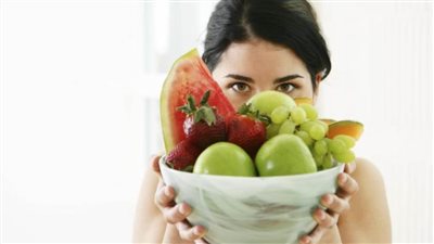 استشاري تغذية يوضح 9 أطعمة تحمي من الشيخوخة