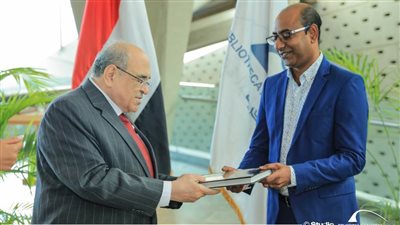 إهداء جديد لمكتبة الإسكندرية من أسمنت العامرية