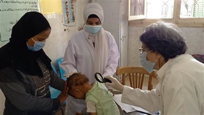 كشف طبي بالمجان على 1462 حالة بقرية صندفا بالمنيا