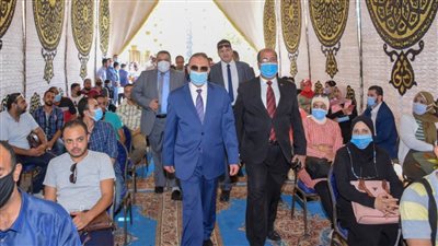 خلال تسليم عقود ٤٨ وحدة سكنية لإسكان الشباب بطوسون