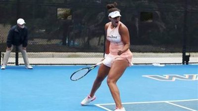 ميار شريف تفوز على الأمريكية ماكنالى فى بطولة رولان جاروس للتنس