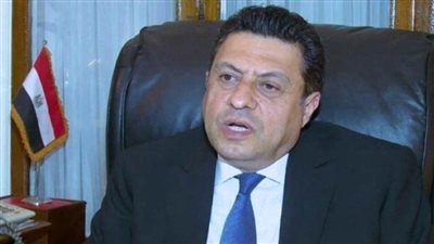 سفير مصر بالكويت يكرم أبناء الجالية أوائل الثانوية الكويتية