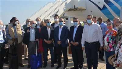 30 سفيرًا يتفقدون مطار شرم الشيخ بصحبة وزير الطيران