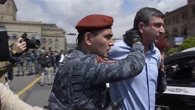 أرمينيا.. اعتقال زعيم المعارضة جاجيك تساروكيان