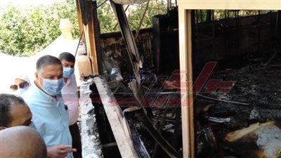 رئيس جامعة بنها في موقع حريق كافتيريا كلية التربية