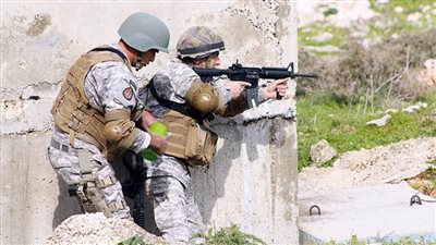 لبنان: القوى الأمنية والعسكرية تشتبك مع مجموعة إرهابية مسلحة شمالي البلاد