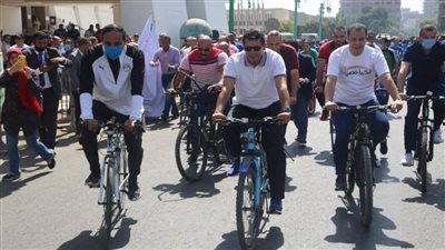 وزير الرياضة ومحافظ أسيوط يقودان ماراثون للدراجات بشوارع أسيوط