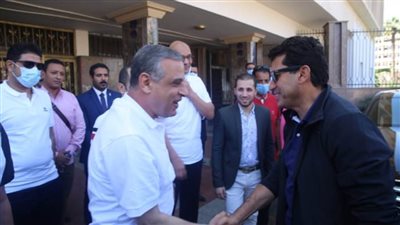 وزير الشباب والرياضة يصل سوهاج 