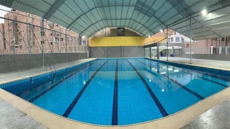 حمام سباحة مغطي