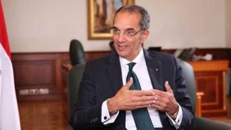 الدكتور عمرو طلعت