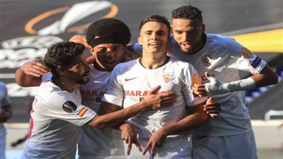 إشبيلية يفوز على قادش 3ـ1