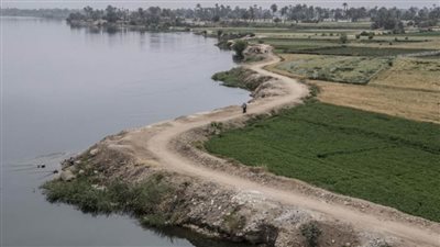 نائب محافظ الجيزة يتابع مستوى منسوب مياه نهر النيل بجزيرتي القيراطين والقشلانة