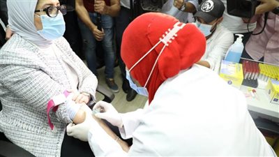 وزيرة الصحة تشارك في التجارب الإكلينيكية في مرحلتها الثالثة للقاح فيروس كورونا
