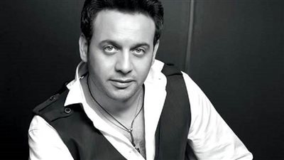 مدير أعمال مصطفى قمر يكشف حقيقة وفاته: الدرش بخير