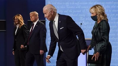 المناظرة الأولى... اشتباك لفظي بين بايدن وترامب واتهامات متبادلة بالغباء والكذب