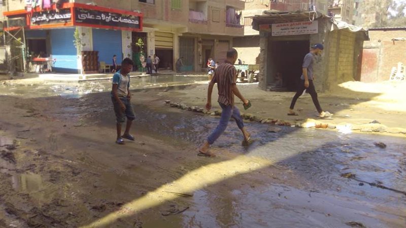 المواطنون يحاولون