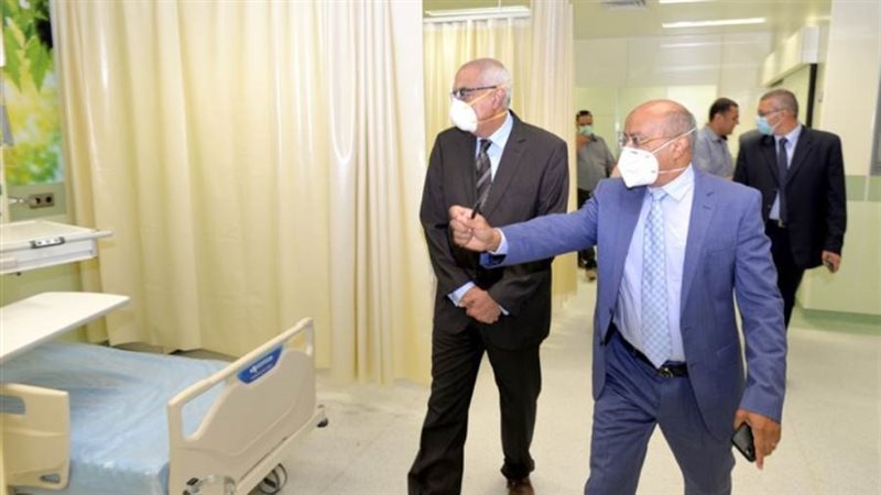 رئيس الجامعة يتفقد