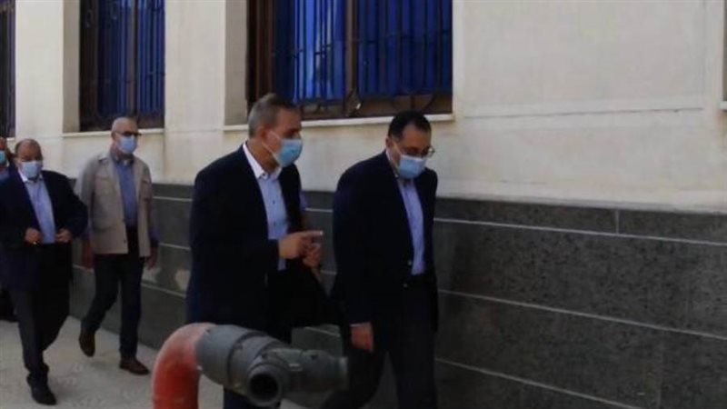 رئيس الوزراء ومحافظ