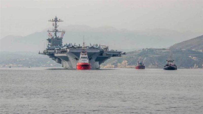 حاملة طائرات قبالة