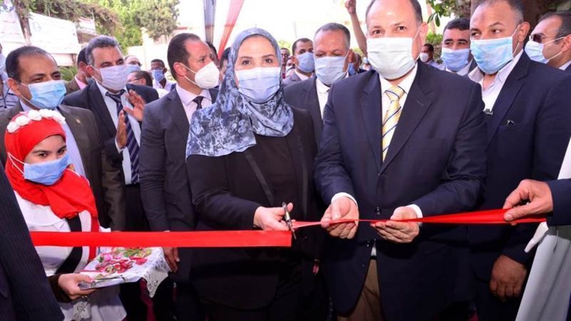 وزيرة التضامن ومحافظ