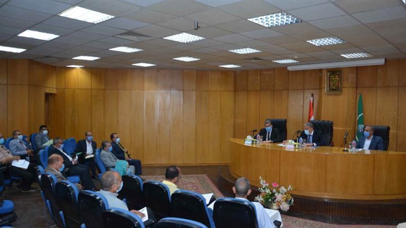 اجتماع محافظ المنيا